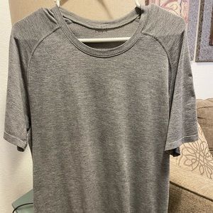 Gray lululemon shirt